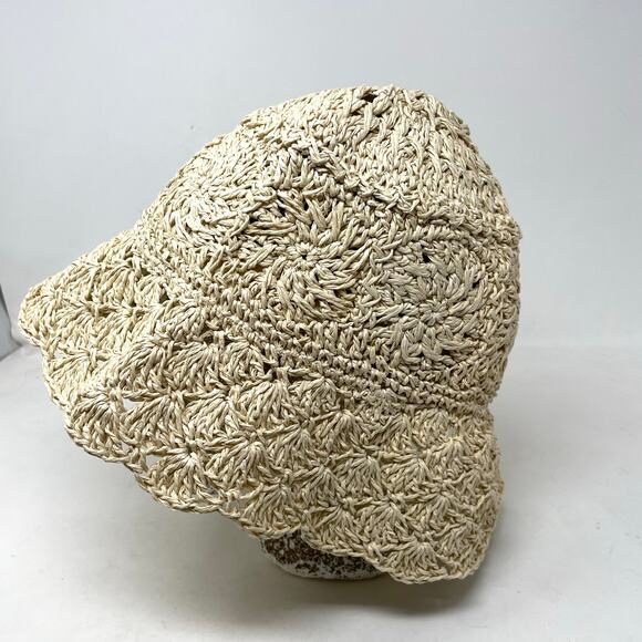 Urban Outfitters UO Natural Crochet Woven Floral Scalloped Bucket Hat OS New NWT - Picture 6 of 11